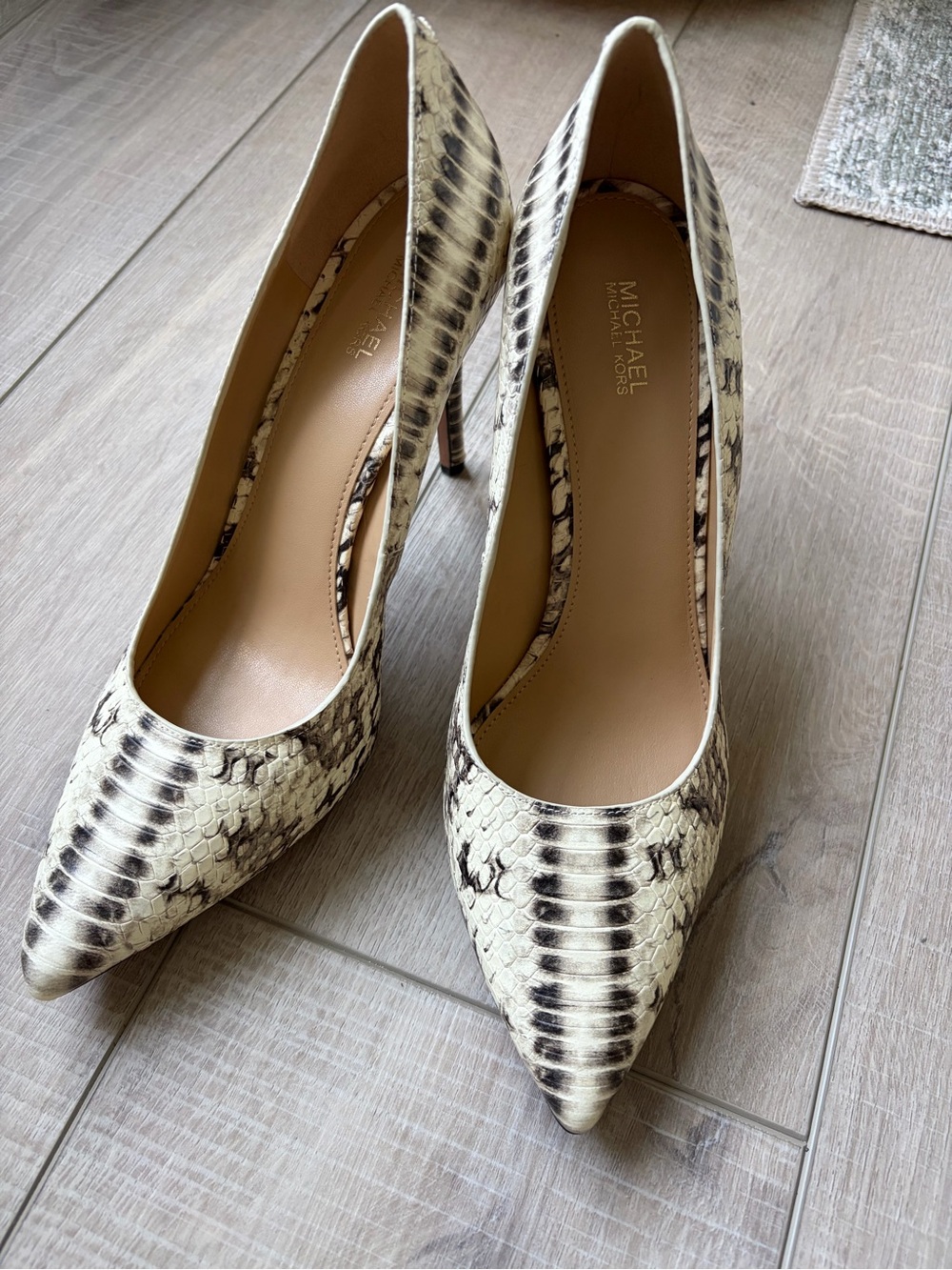 Michael Kors Cream & Brown Snakeskin Pointed-Toe Pumps